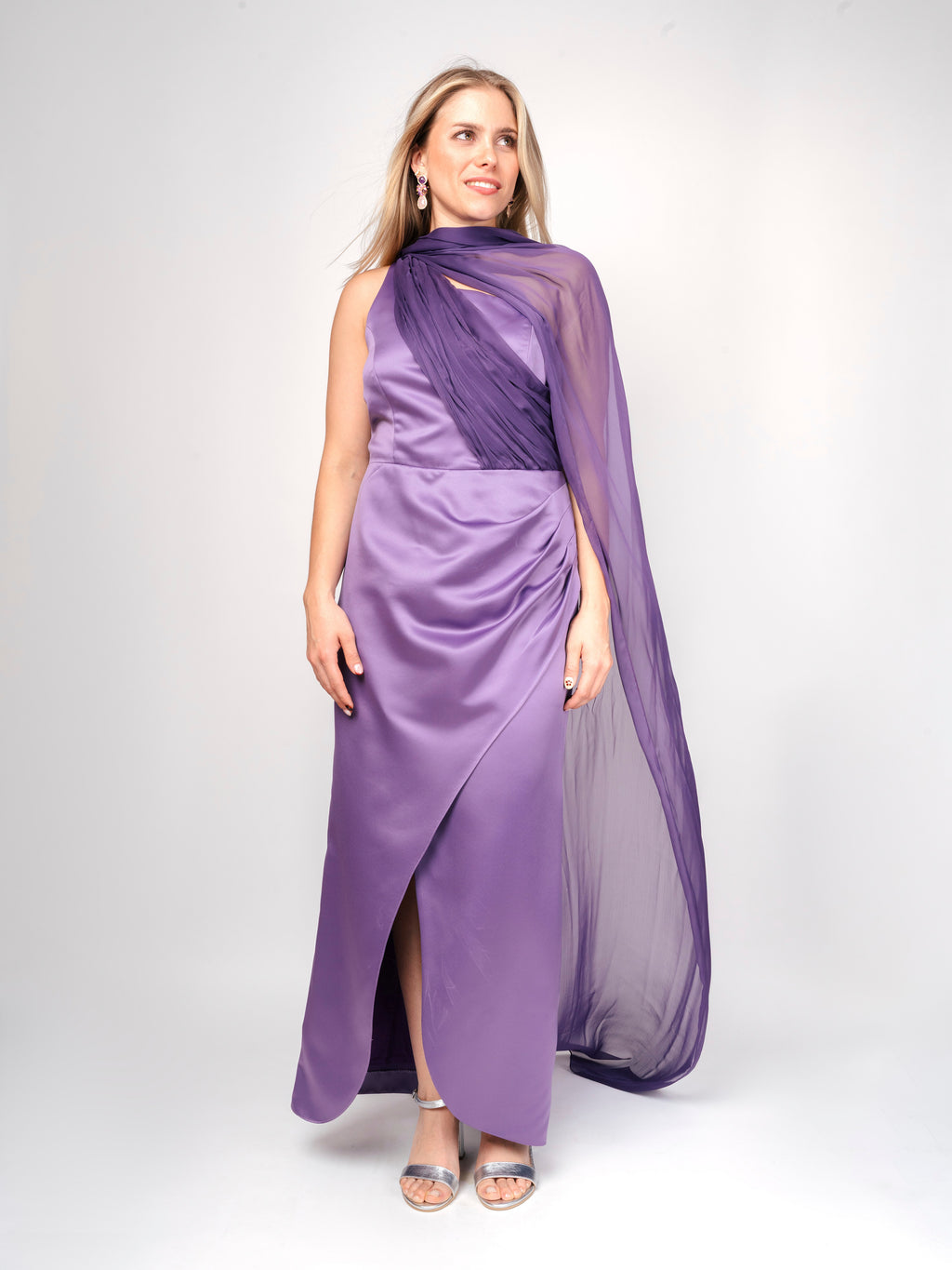 Vestido Midi Asimétrico con Capa