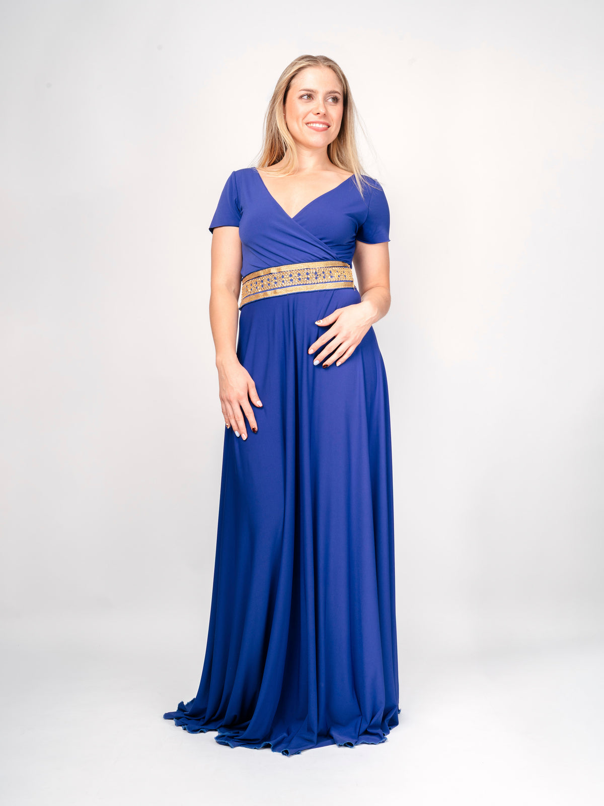 Vestido Azul con Cintura Bordada
